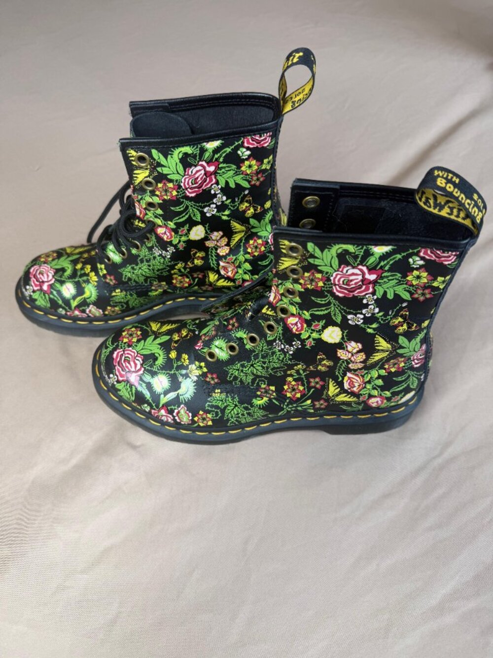 Dr. Martens 1460 Wanderlust Floral Butterfly 8-Eye Boots Women's Size 8 - Picture 3 of 14